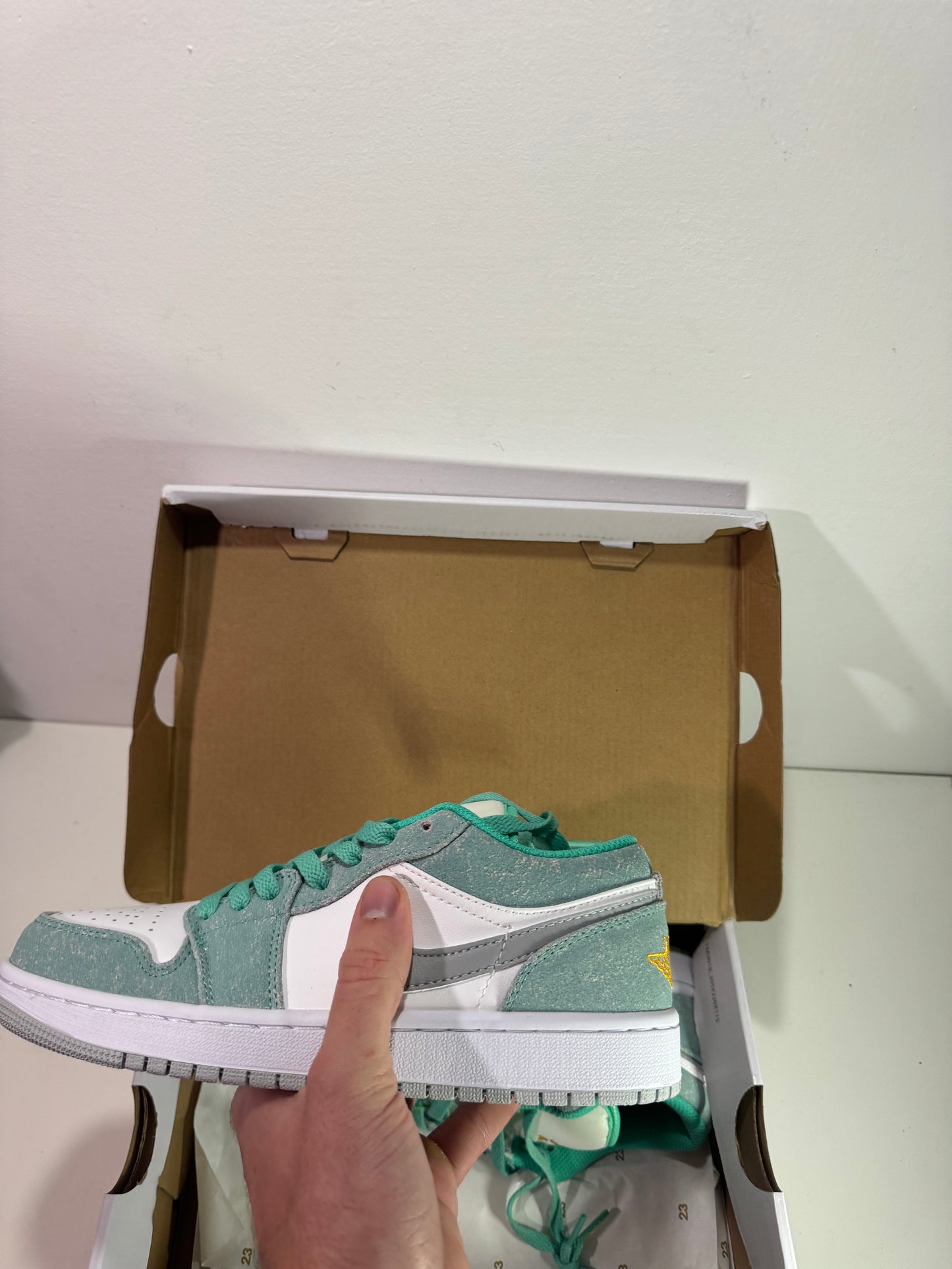 Air Jordan 1 Low "New Emerald"