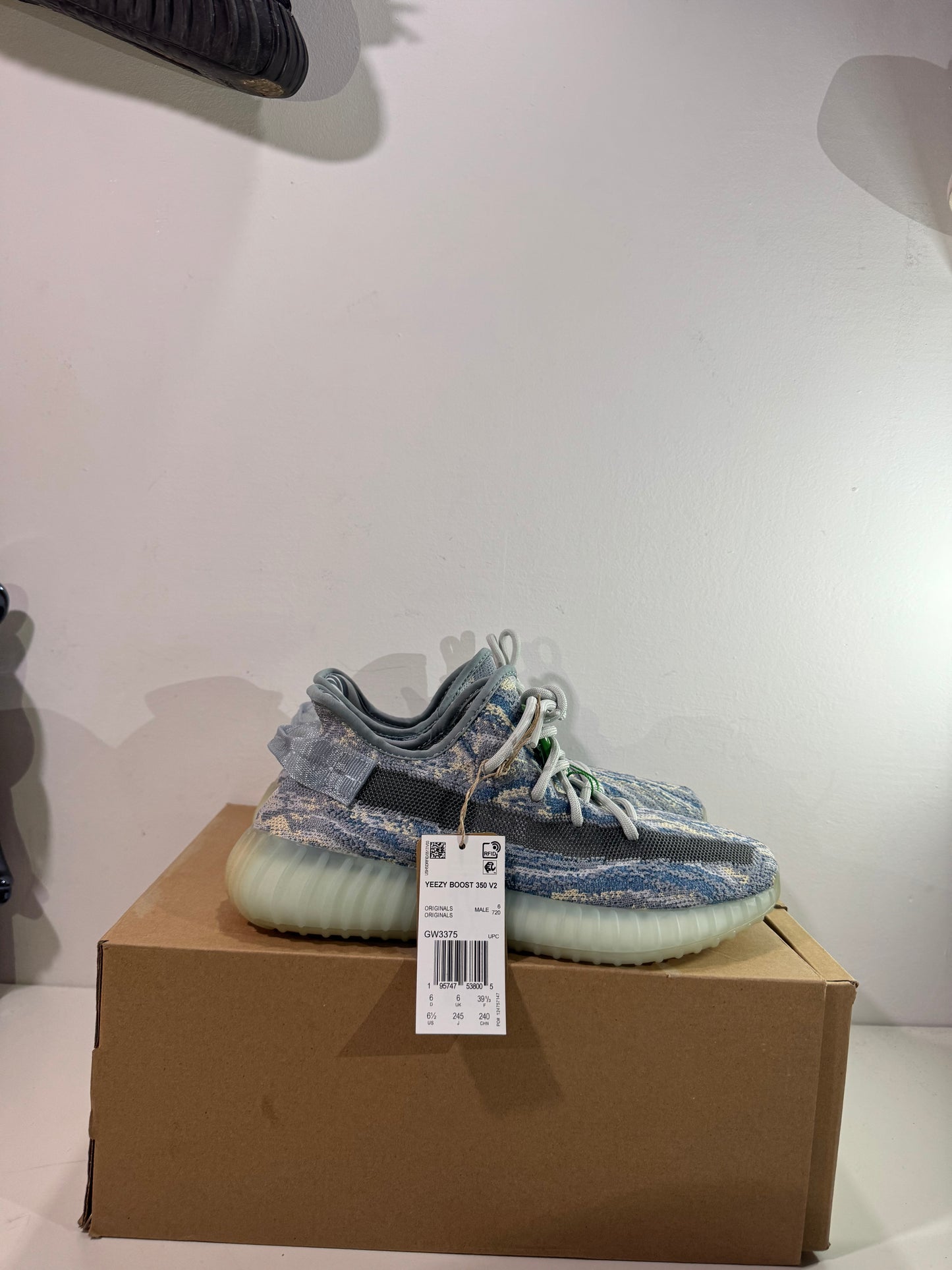 Yeezy 350 V2 Frost Blue (Mx Oat)