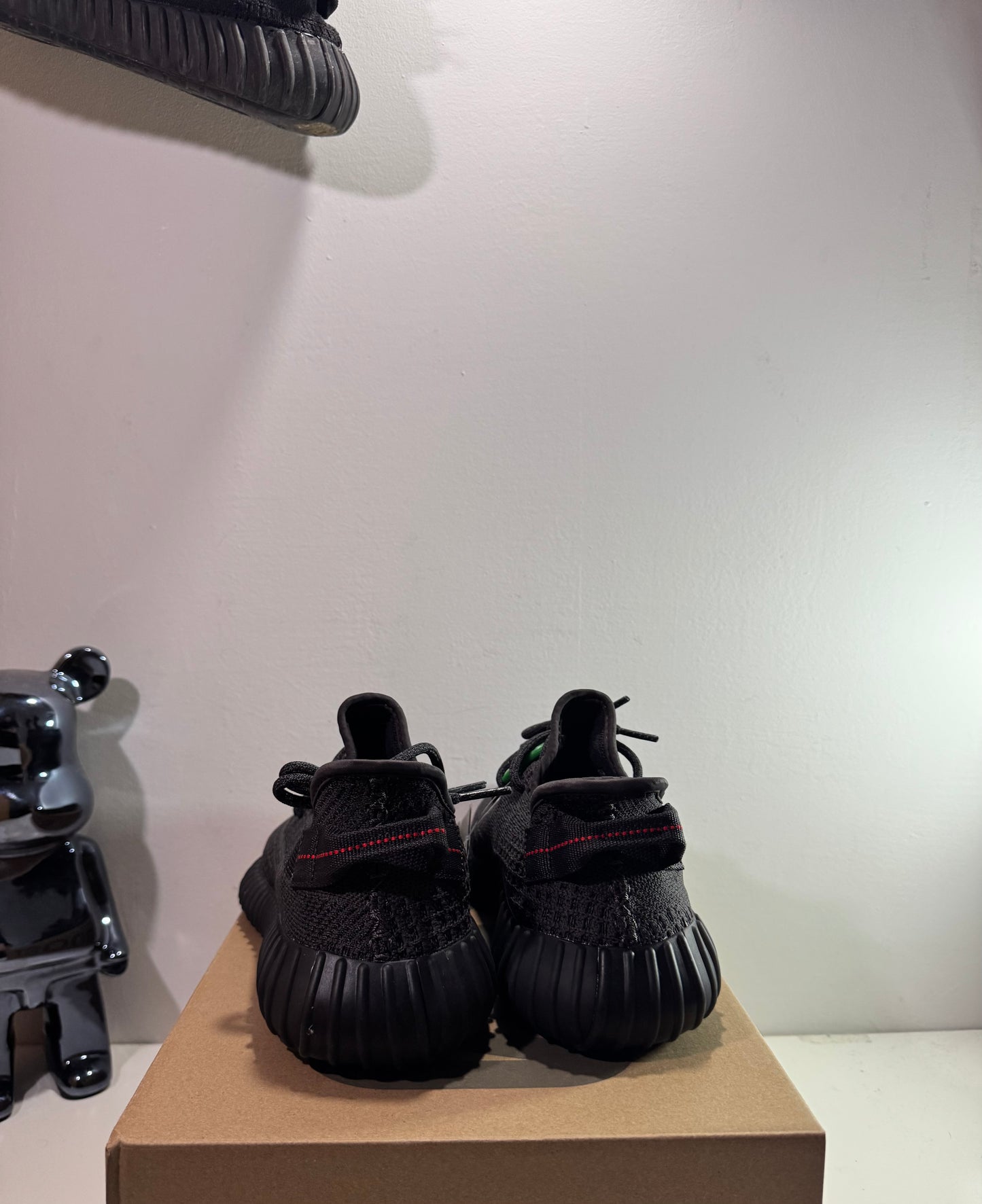 yeezy 350 black Reflective