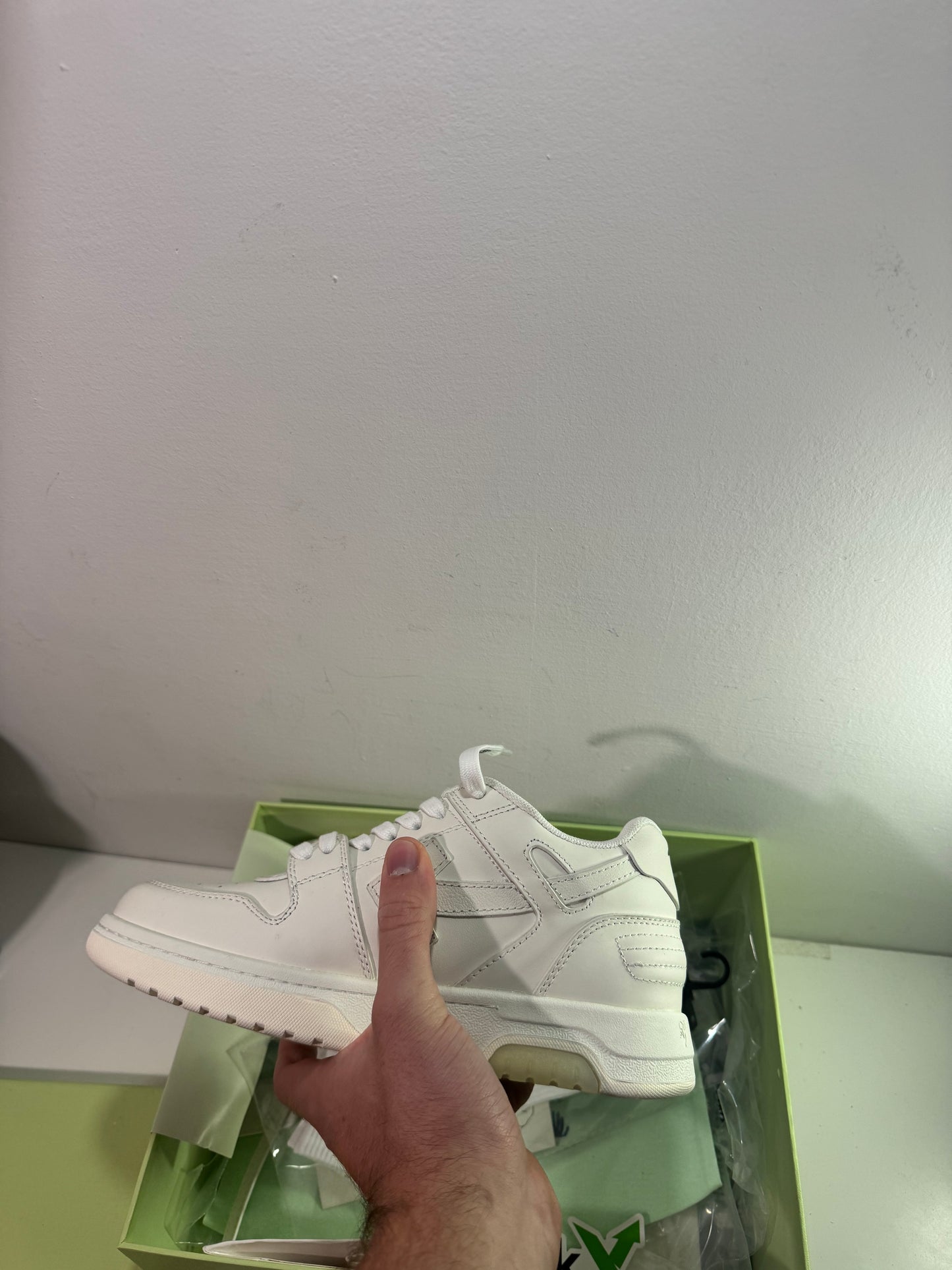 OFF-WHITE out the office Graffiti White