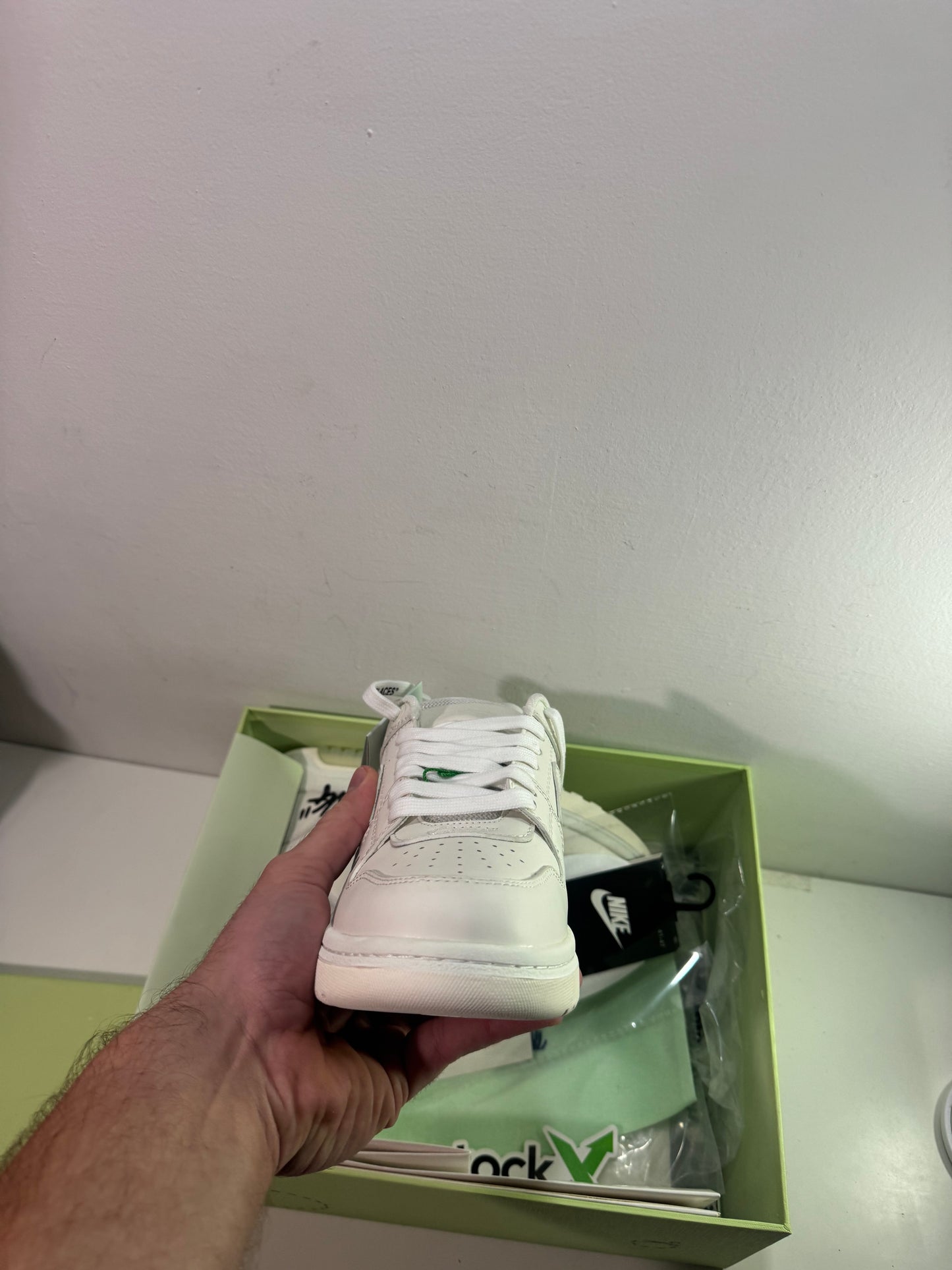 OFF-WHITE out the office Graffiti White