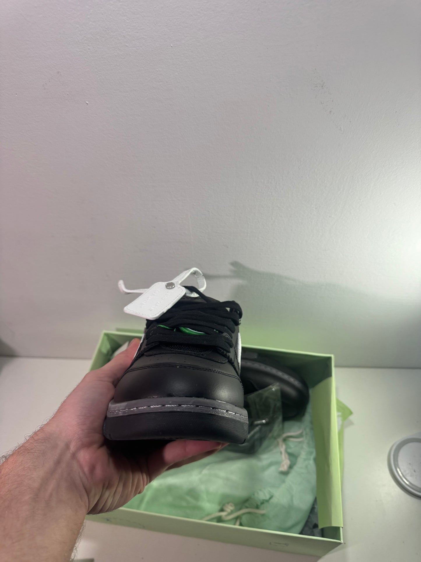 OFF-WHITE out the office Black