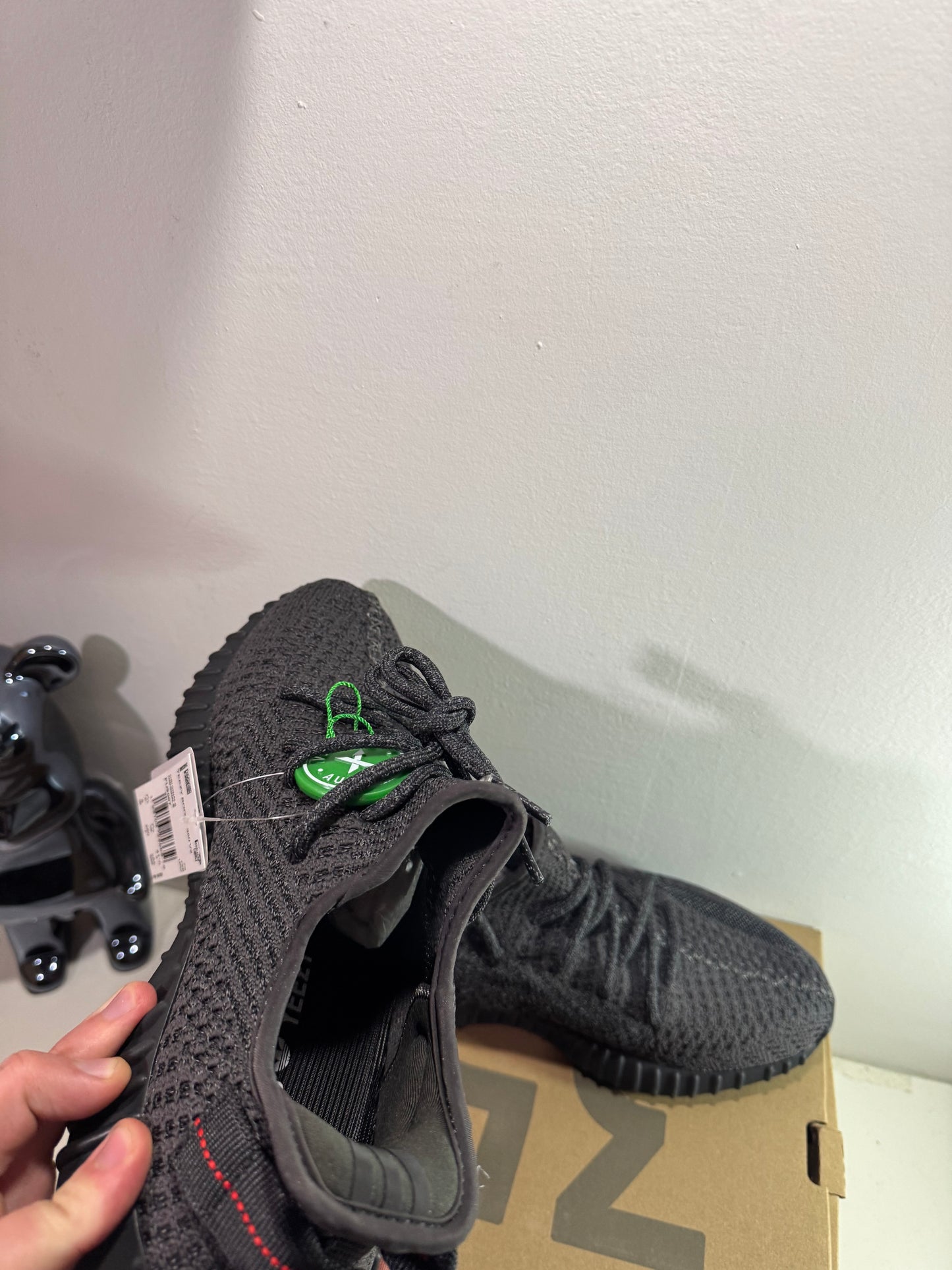 yeezy 350 black Reflective