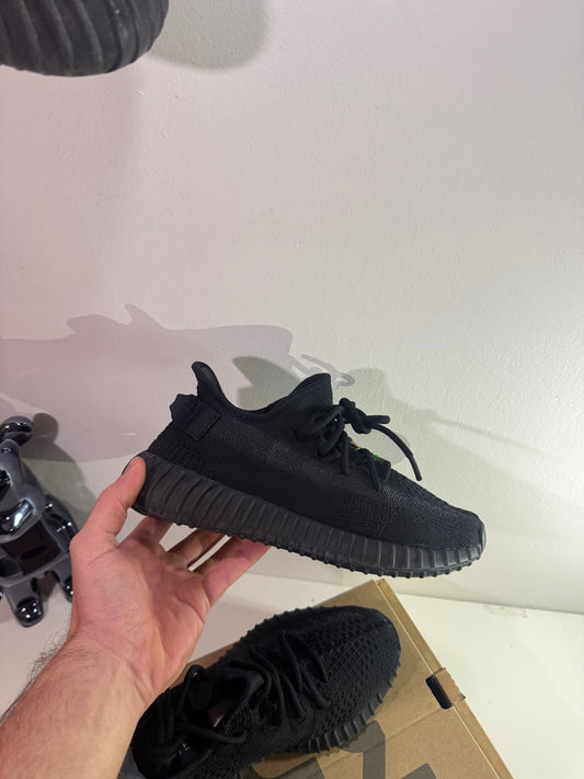 Yeezy  350  Onyx