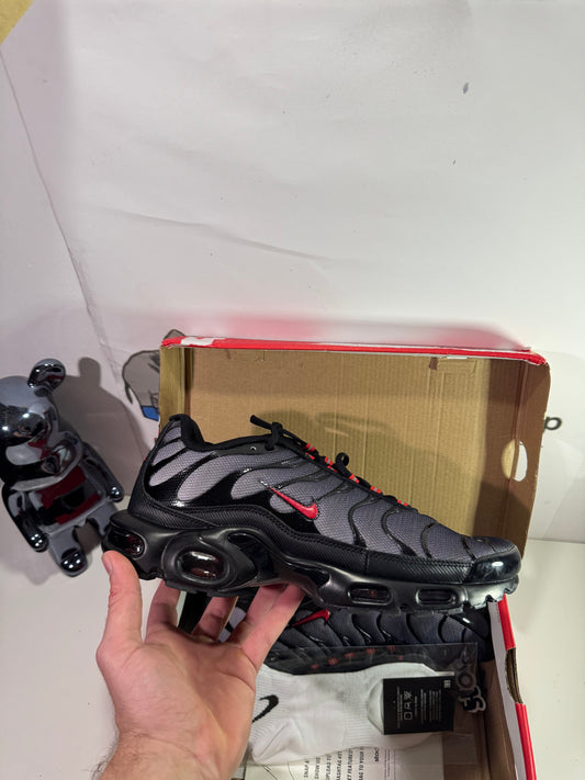 Nike Tn  Black/Red