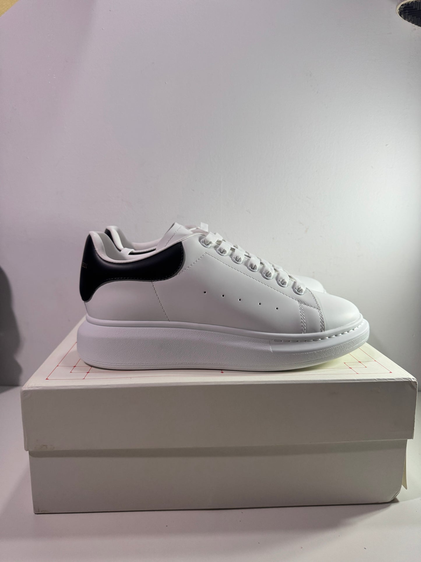 Mc Queen White /Black